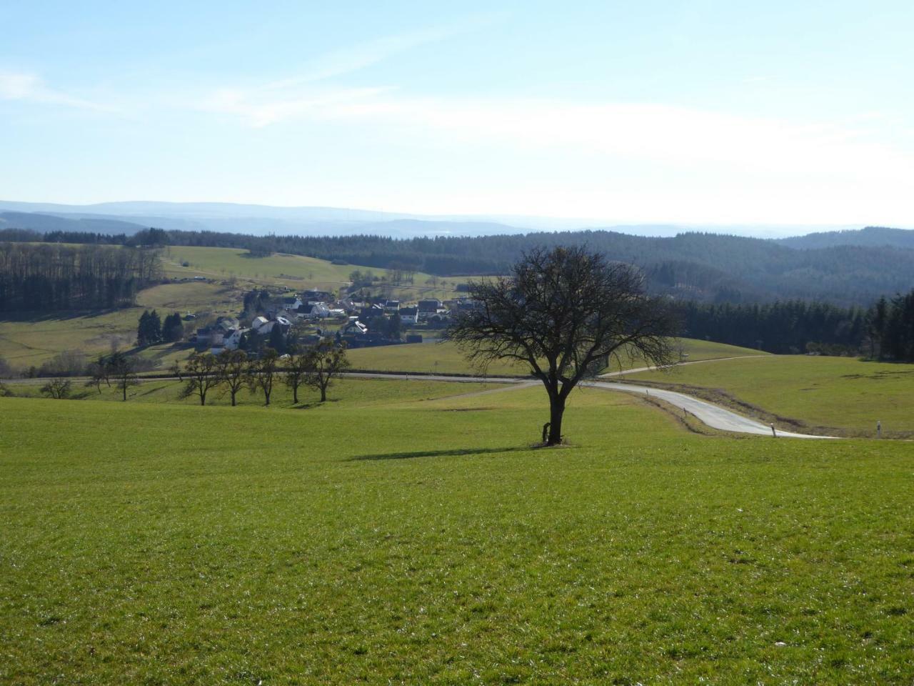 Am Rosenberg Naurath (Eifel)